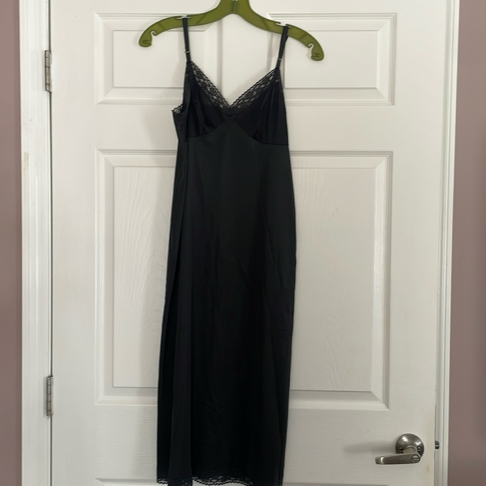 VTG Vanity Fair Black Full Slip Antron III Nylon Size 34